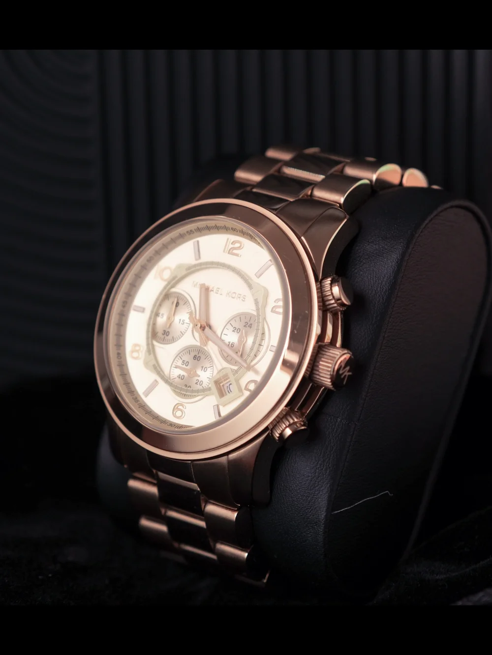 Michael Kors Oversized Yellow Gold Men's Chronograph Watch Quartz Stainless - Picture 1 of 4